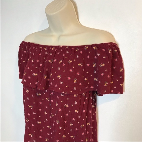 Hollister Off the Shoulder Blouse / Crop Top in Red Floral - Large - Picture 6 of 6